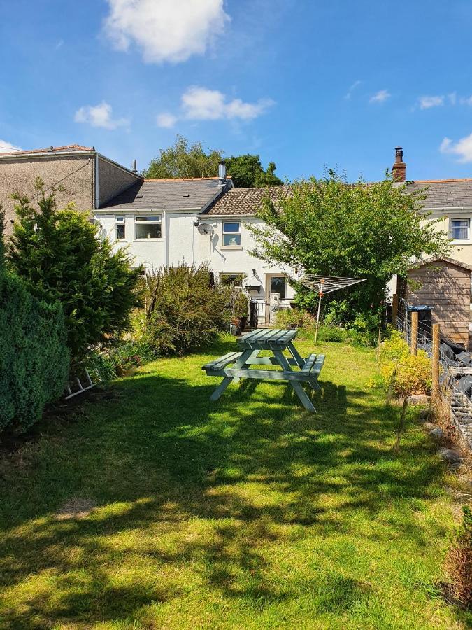 Wales' Highest Village - The Chartist Cottage - Trefil Tredegar Exterior foto